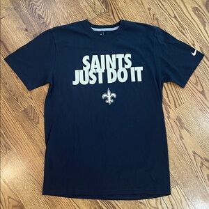Men’s New Orleans Saints Nike Shirt. Size Large. Excellent Condition.